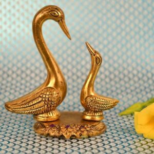 CraftVatika Pair of Kissing Duck Decorative Showpiece Metal Swan Set Statue for Home Table Office Desk Decoration-Gift for him her Couple Anniversary Birthday Valentine, 5x4.5x3 in, Gold (1) swan (minar pant damege) N.8490 (vivek)