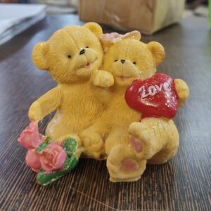 cute love couple showpiece gift for girlfriend wife flancee girl anniversary proposal gift decorative showpiece N.8274(vivek)