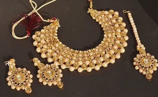 Frolics India Golden Heavy Kundan Style Pearl Choker/Necklace Set With Earrings And Mangtikka For Women & Girls SHANI (d59) - Image 2