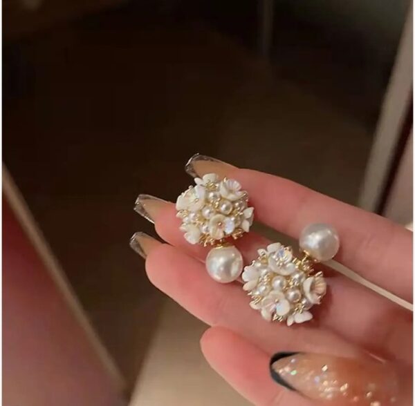 Shining Diva Fashion Latest Sweet Romantic Elegant White Flower Hoop Earrings | Stylish Shell Resin Delicate Pearl Flower Zircon Earrings | Trendy Versatile Jewellery | Light Exquisite Luxury Jewellery (10633) SHANI