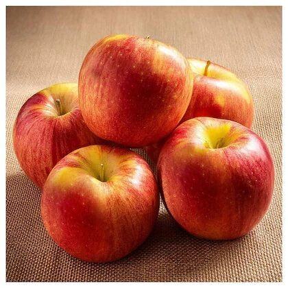 Apple Royal Gala 4 pcs (Approx 500 g - 700 g)