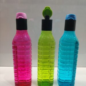 Cube bottle flip cap